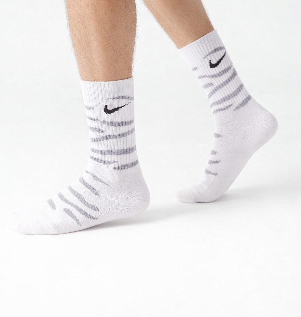 Nike Classic Swoosh Crew Socks